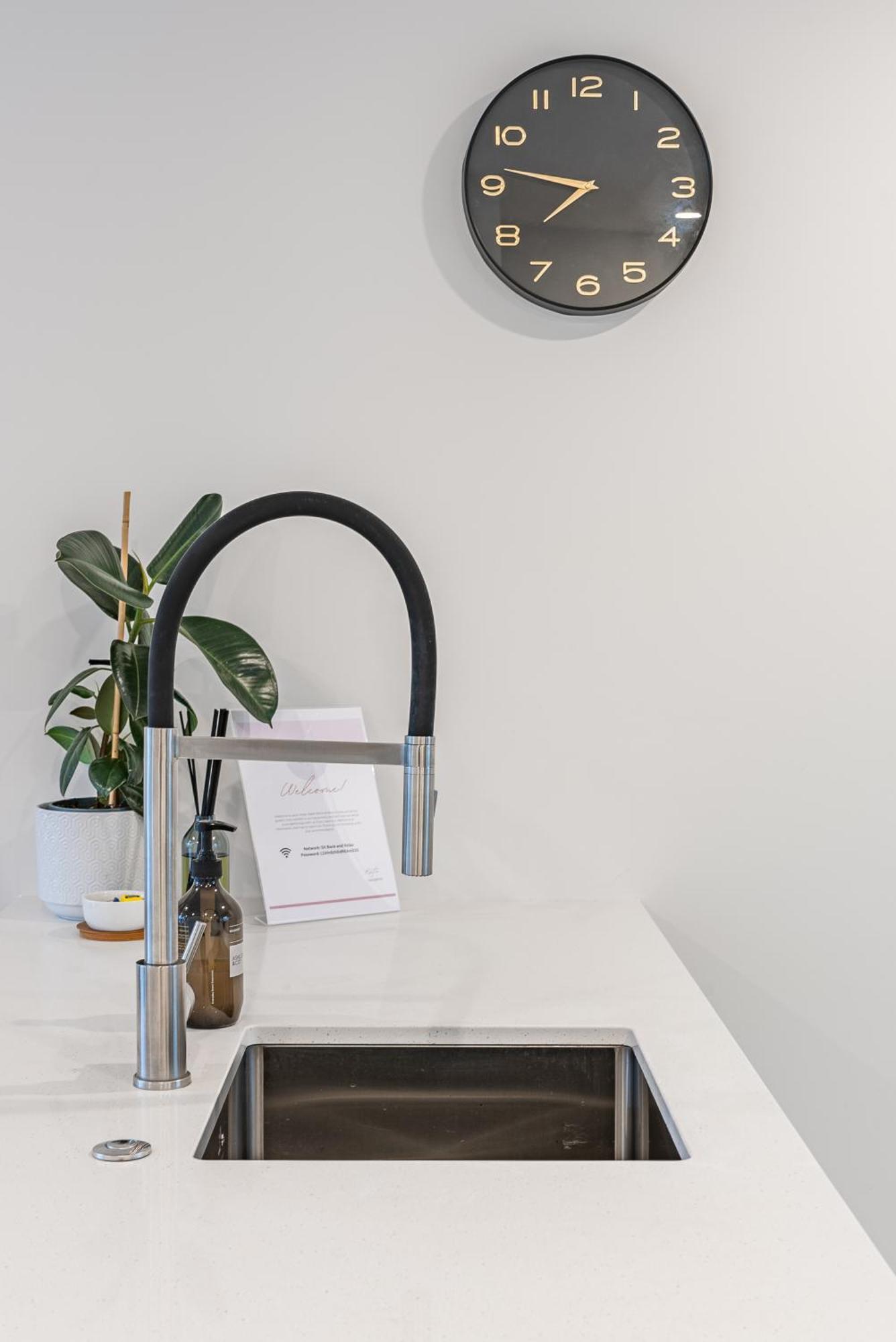Urban Nest - Entire Townhouse And Free Parking Villa Christchurch Buitenkant foto